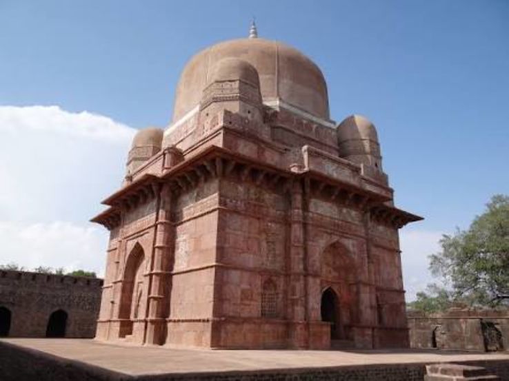 Darya Khan Tomb Trip Packages